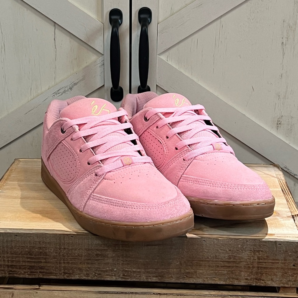 éS Accel Slim Suede Skate Shoe in the "Pink & Gum" Mens 9 Women’s 10.5 - Picture 6 of 11